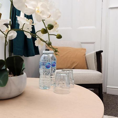 Cardiff City Guesthouse, Central Rooms, Fast Wi-Fi, On-Street Parking קארדיף מראה חיצוני תמונה