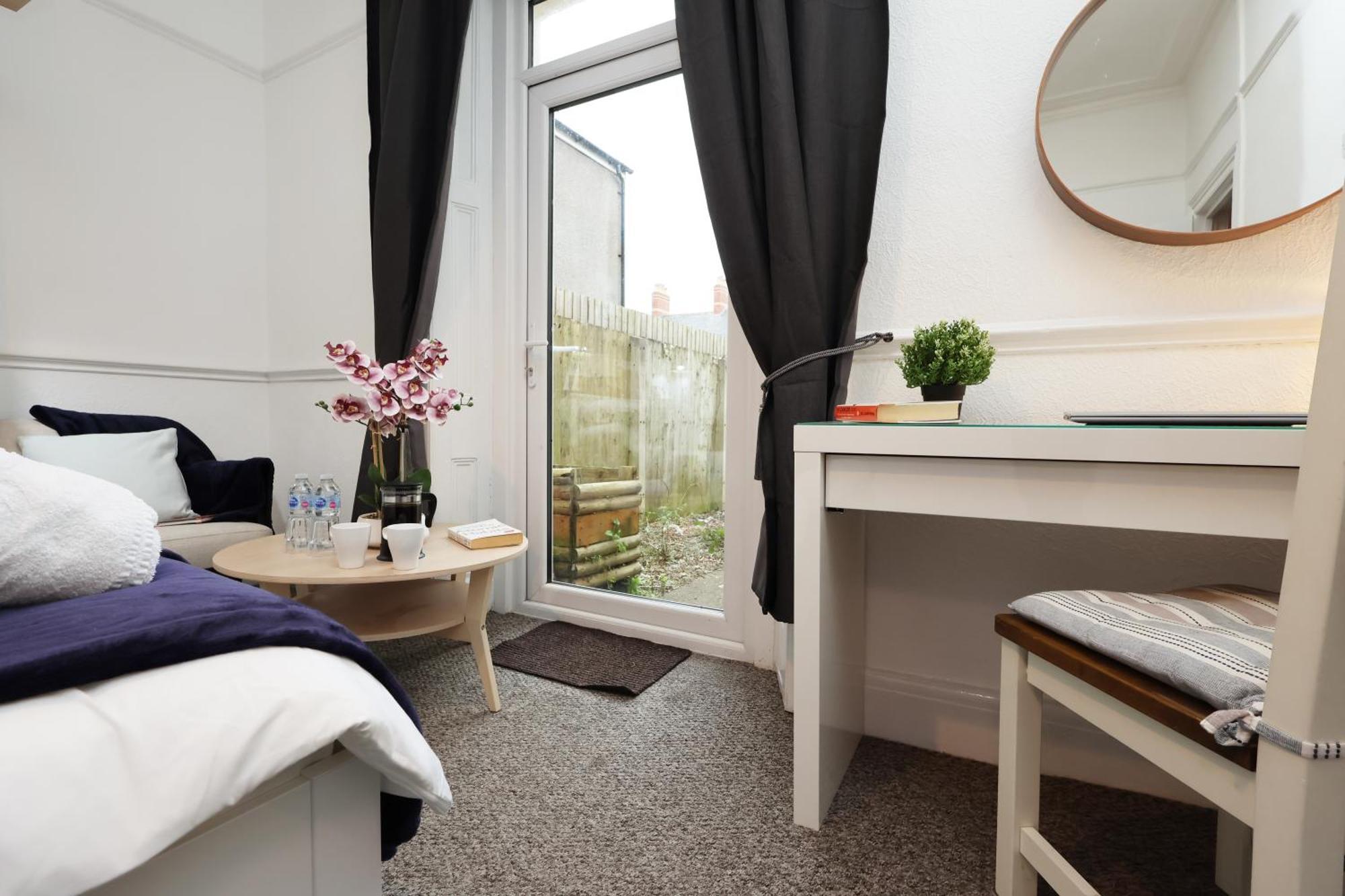 Cardiff City Guesthouse, Central Rooms, Fast Wi-Fi, On-Street Parking קארדיף מראה חיצוני תמונה