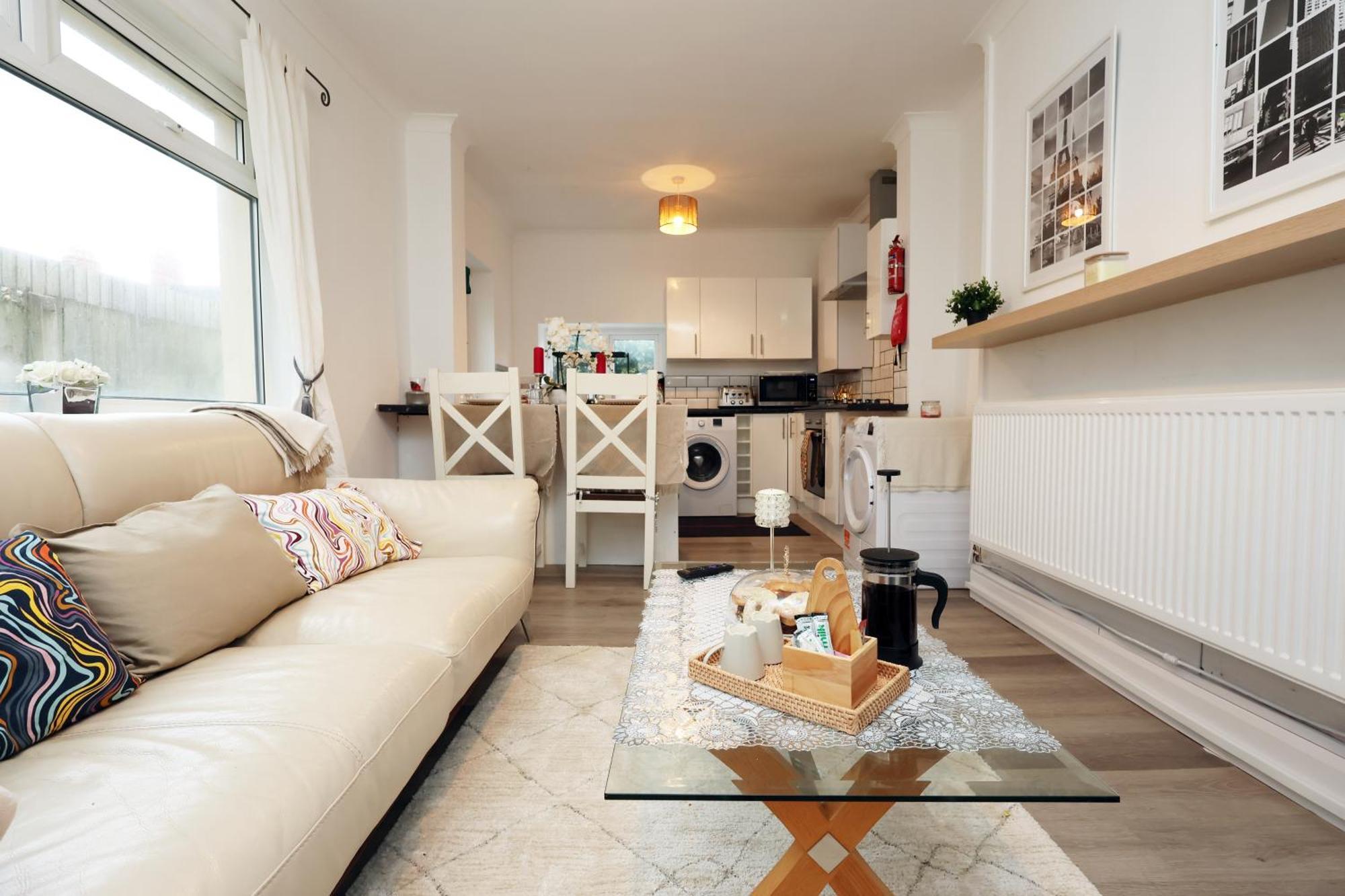 Cardiff City Guesthouse, Central Rooms, Fast Wi-Fi, On-Street Parking קארדיף מראה חיצוני תמונה