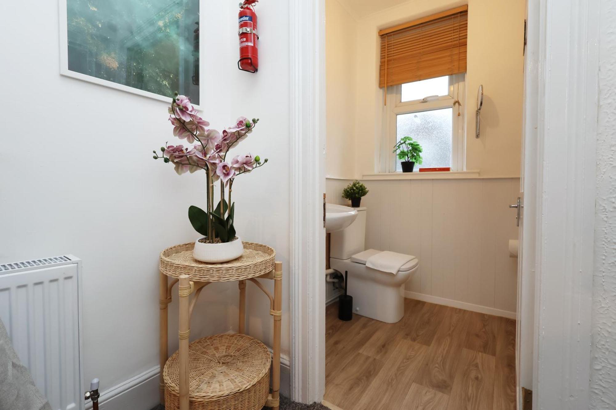Cardiff City Guesthouse, Central Rooms, Fast Wi-Fi, On-Street Parking קארדיף מראה חיצוני תמונה